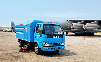 LETOU乐投扫路车交付安哥拉机场使用