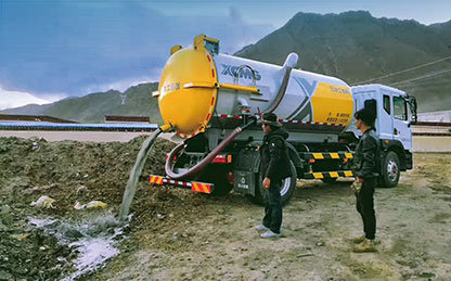 LETOU乐投吸污车在四川成都排污作业