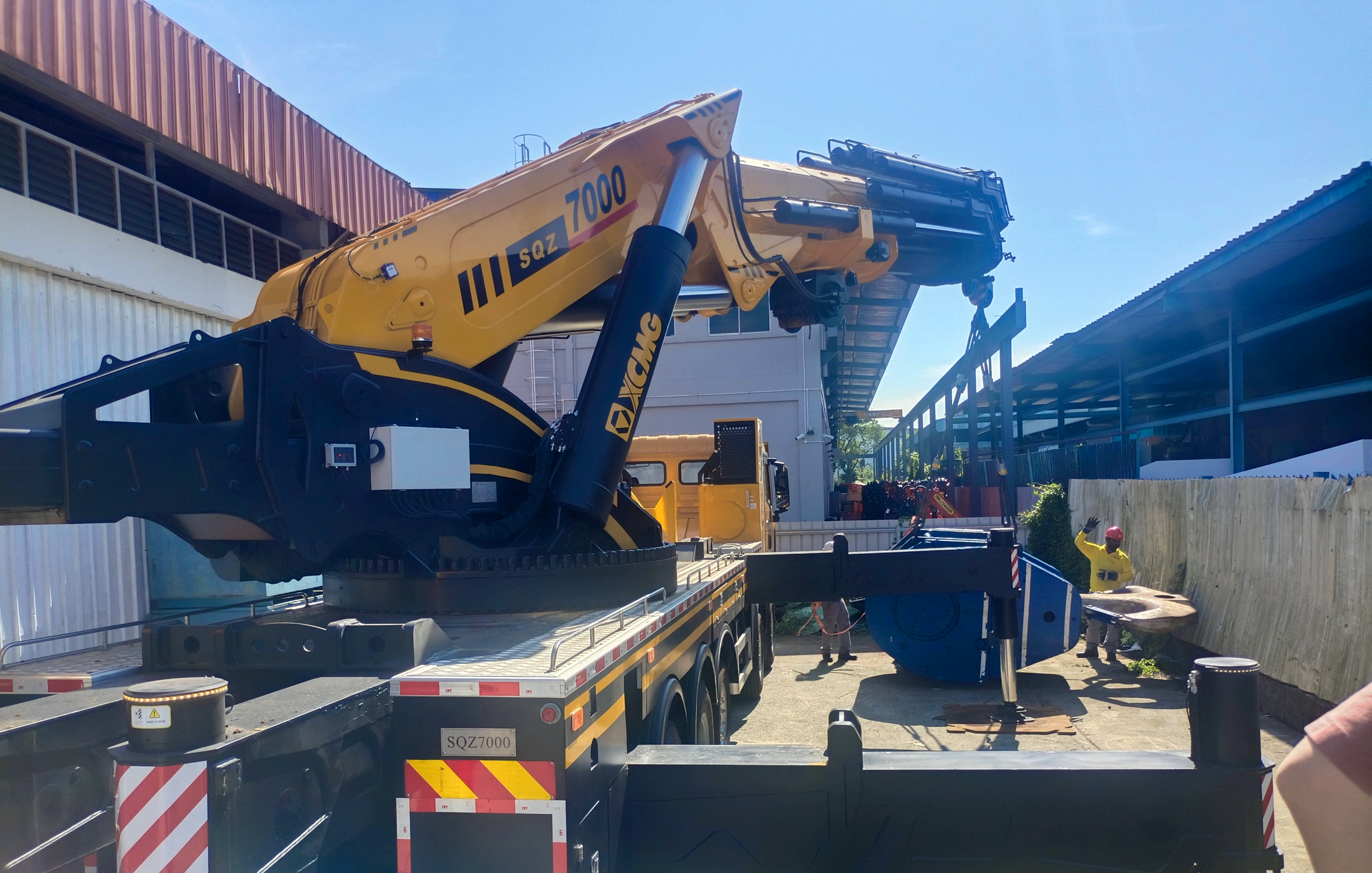 LETOU乐投SQZ7000新加坡首吊大秀狭窄空间作业实力