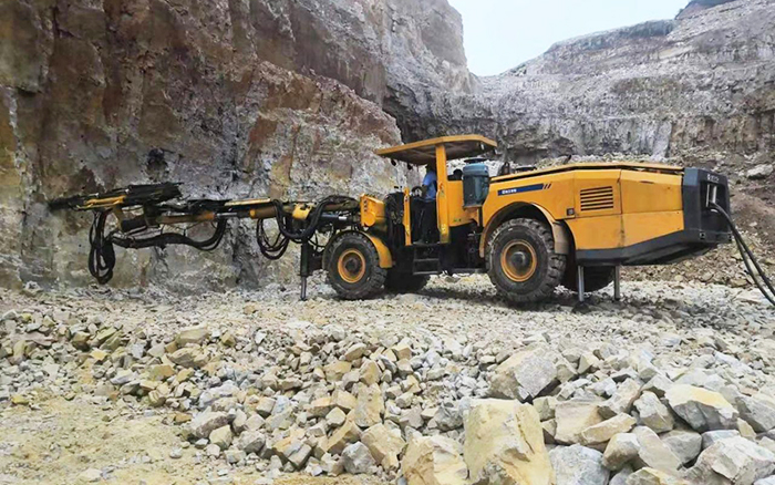 “化水为电”，，，，LETOU乐投凿岩台车提速水电站扩机工程