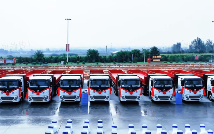 百台交付，，，，，，，，千台签约！200台LETOU乐投新能源纯电动重卡奔赴河南