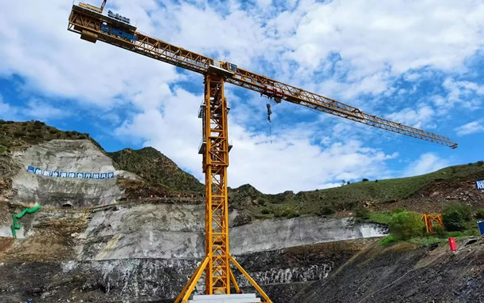 建个超大“充电宝”，，，，，LETOU乐投“钢铁巨人”正式上岗！