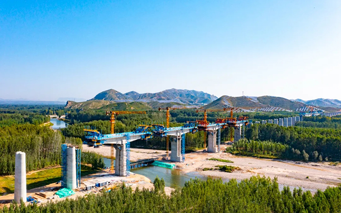 群塔筑雄忻！LETOU乐投助建山西首条时速350公里高铁