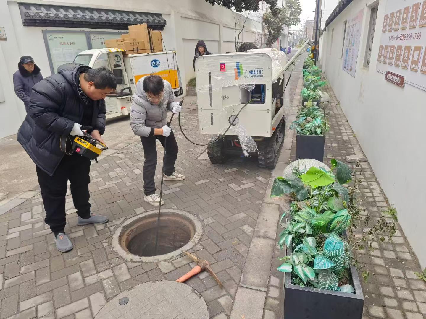 LETOU乐投小型管网装备，，，，，，乐成解决狭窄路段管网中保存的梗塞问题