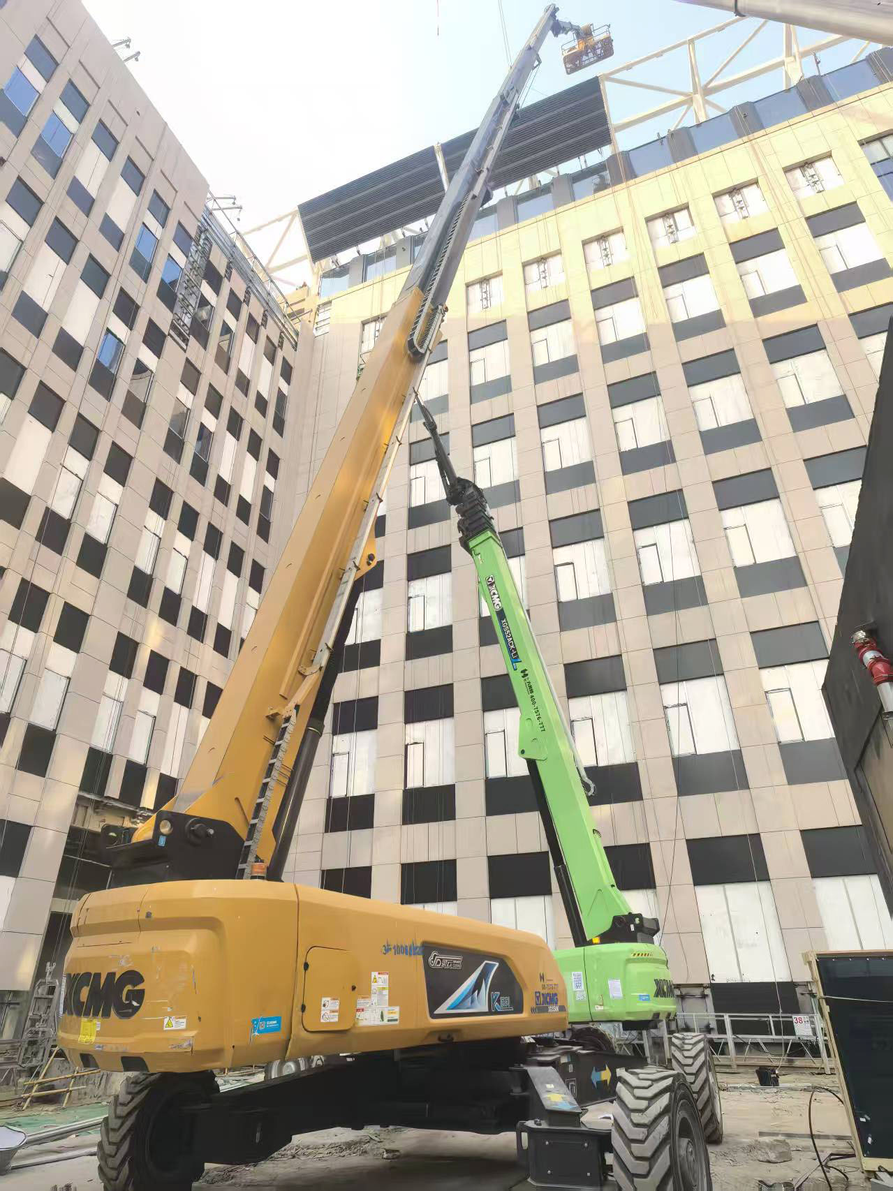 筑梦名校！LETOU乐投高米数直臂高空作业平台护航人大附中项目建设
