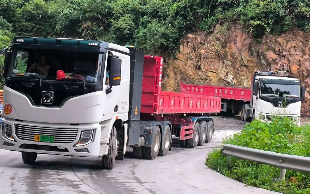 短倒利器！LETOU乐投400度6&times;4标载版牵引车为何备受客户青睐？？？？？？