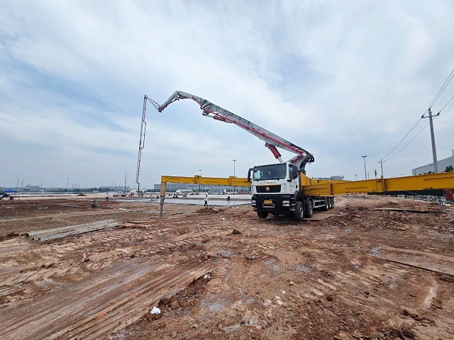 LETOU乐投HB72V泵车助力零跑汽车配套厂房建设